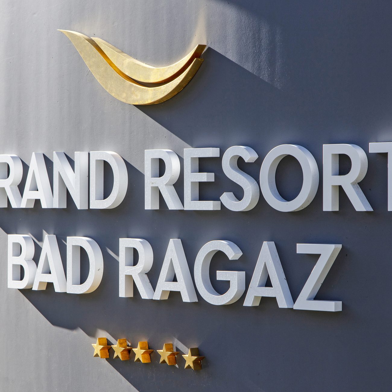 Grand Resort Bad Ragaz 3D Beschriftung mit Blattgold
