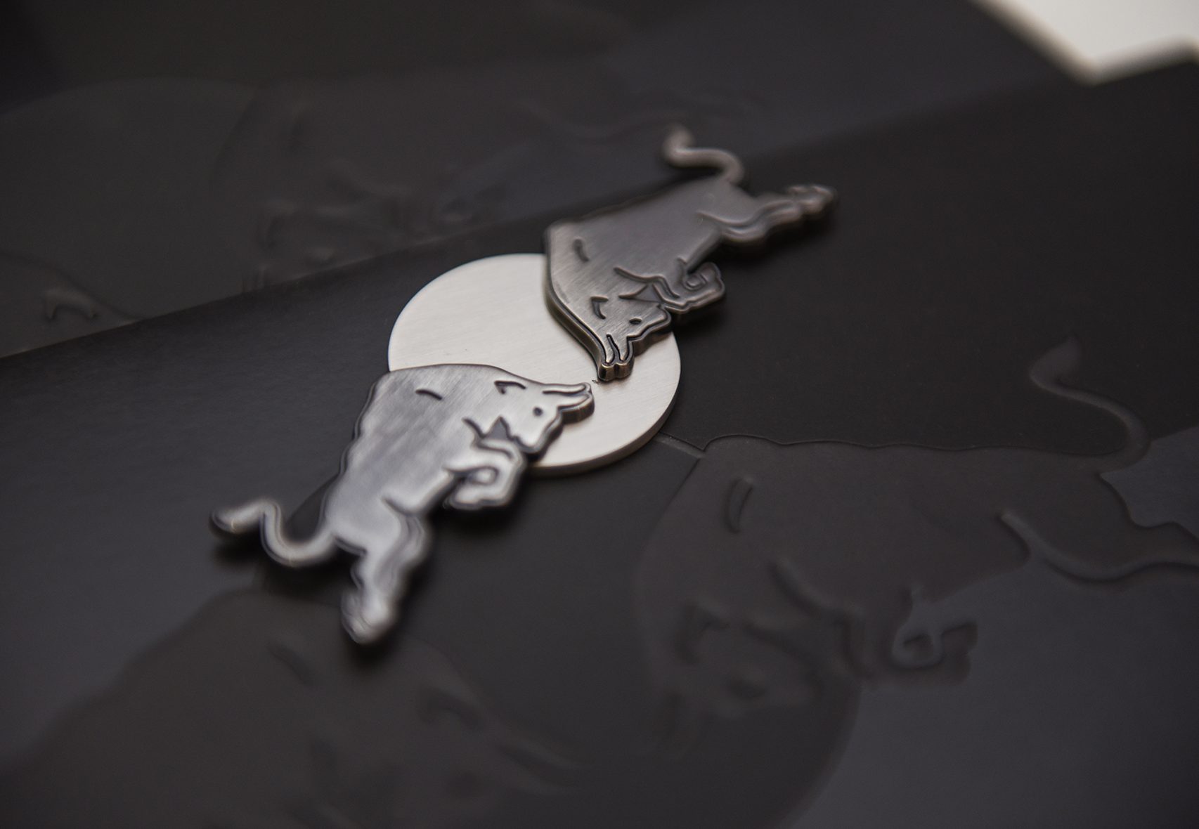 Red Bull Logo Magnet aus Metall