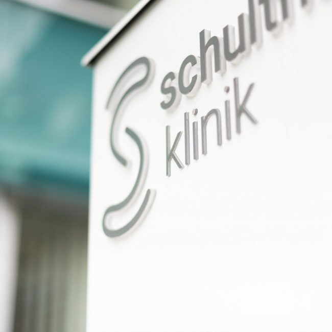 Logo Schulthess Klinik Signaletik